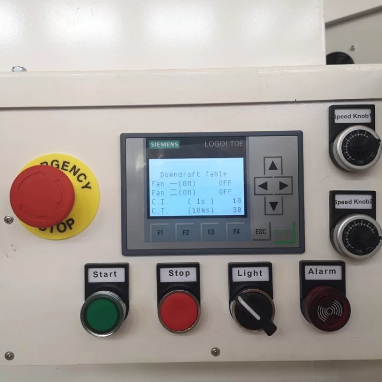 (kuva kohteelle) Imupöytä hiontatöihin 1800 m3/h, pulssisuihkupuhdistus