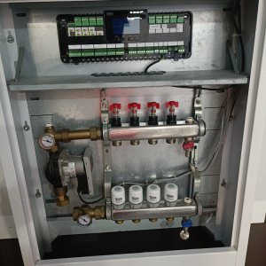 (kuva kohteelle) Automaattinen aloituspaketti vesikiertoinen lattialämmitys